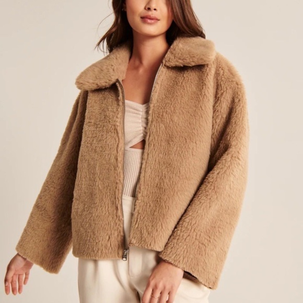 Abercrombie and Fitch Faux Shearling Trucker Jacket Light Brown / Tan Size M